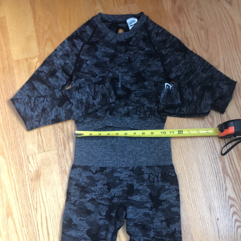 GymShark Adapt Camo, seamless set.   Size XS